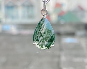 Collier en agate mousse verte, collier fille de papa, cadeau future belle-fille, collier petite-fille, collier fille de maman
