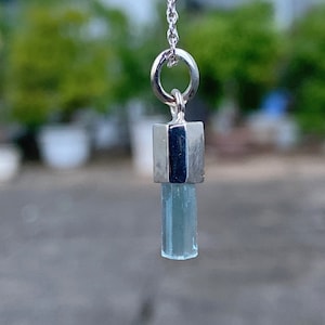 Natürliche Aquamarin Halskette, Hochwertige Blaue Aquamarin Anhänger, März Birthstone Halskette, Raw Aquamarin Halskette Silber