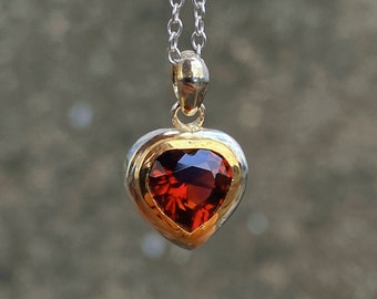 Heart Garnet Necklace 14K Gold, Garnet Pendant 14k Gold Bezel, Garnet Necklace Vintage, January Birthstone Necklace, Red Heart Necklace