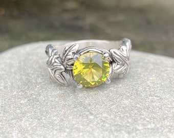 Peridot Ring For Women, Tree Ring Silver, August Birthstone Ring, Mapple Leaf Ring Band, Leaf Ring Silver Gem, Gemstone Ring Silver