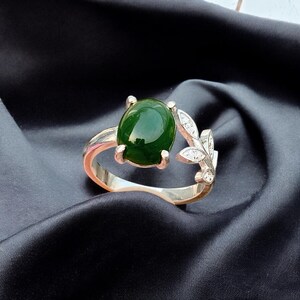 Canadian Nephrite Jade Ring: S925 Silver Leaf Design