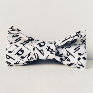 Music Notes Dog Bow Tie, Music Notes Cat Bow Tie, Music Notes Sailor Bow, Music Lovers Bow tie, Bowtie, Over the Collar, Gift for Pets