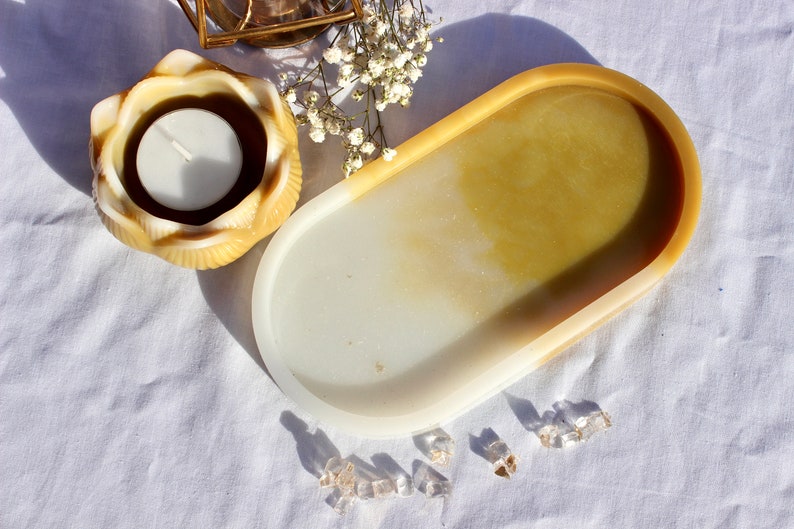 Small tray with beautiful lotus flower candle holder Set