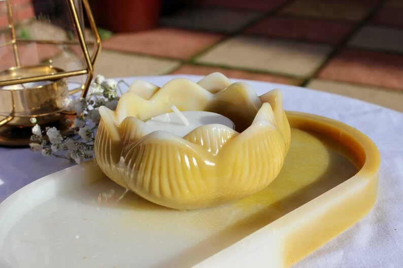 Small tray with beautiful lotus flower candle holder Set