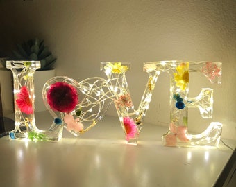 Resin - LOVE LIGHT STAND