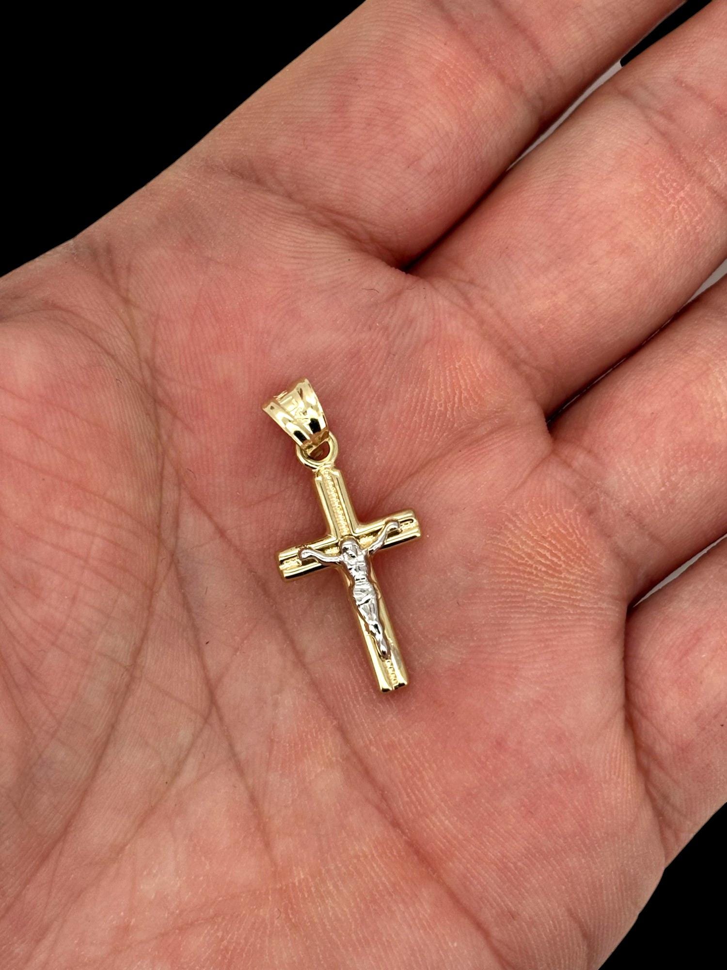 10Kイエローゴールドクロスペンダント、イエス十字架付きツートン