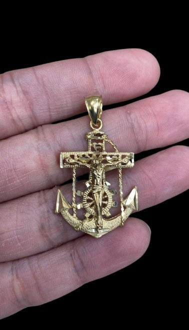 Gold anchor hotsell jesus pendant