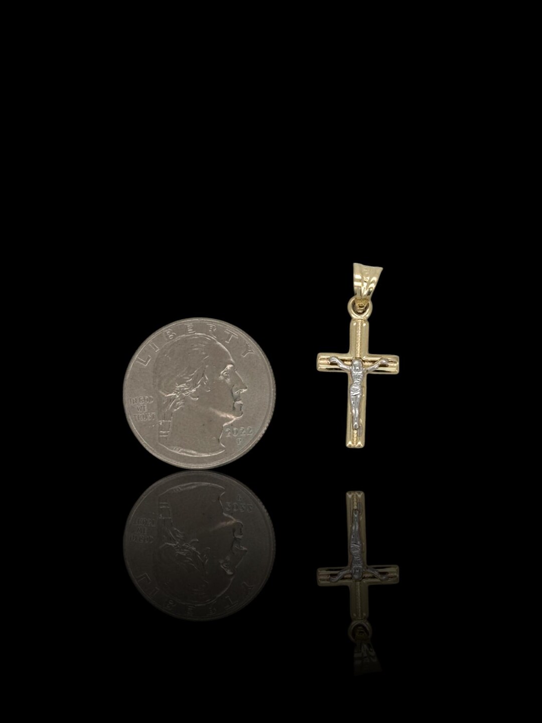 10Kイエローゴールドクロスペンダント、イエス十字架付きツートン