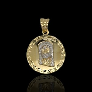 Colgante con medallón de dos tonos de Jesús - Oro amarillo de 14 k