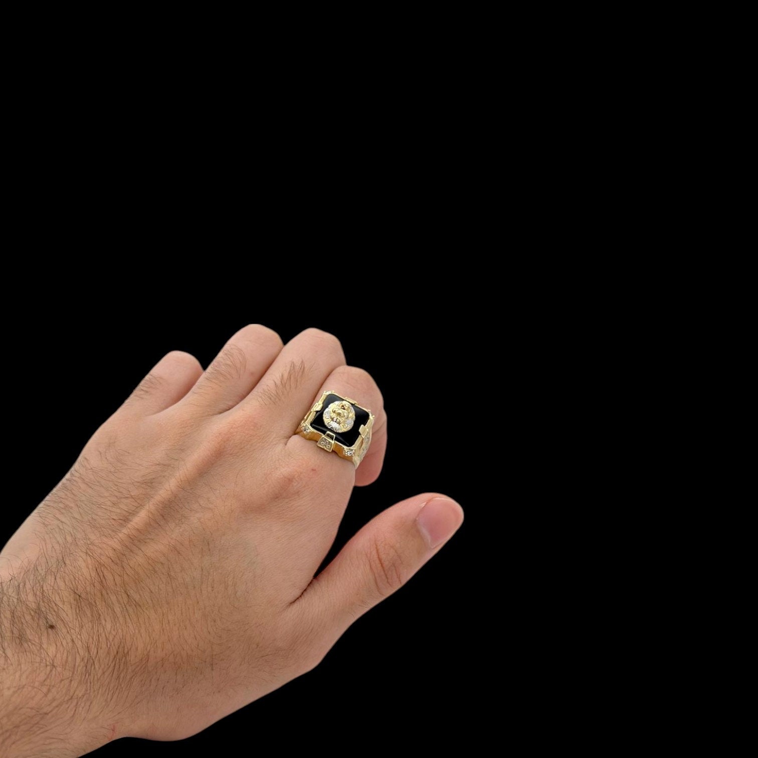 10kリング　ライオン 10k Onyx Lion Head Round Ring – Yellow Brick Empire