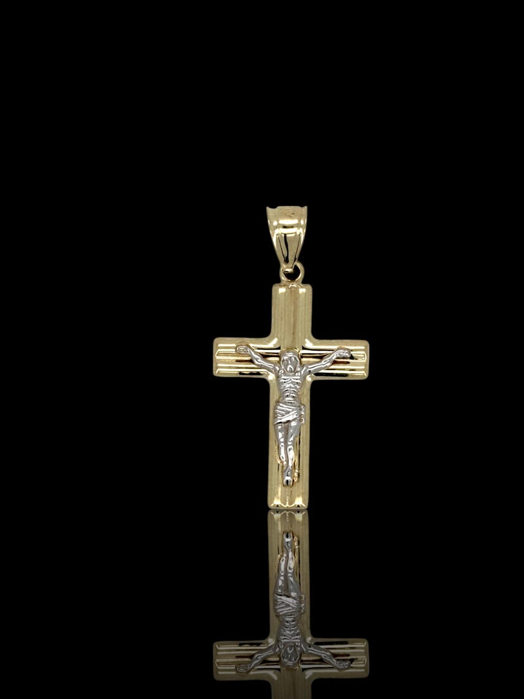 10K ペンダント イエス 10Kイエローゴールドクロスペンダント、イエス十字架付きツートン