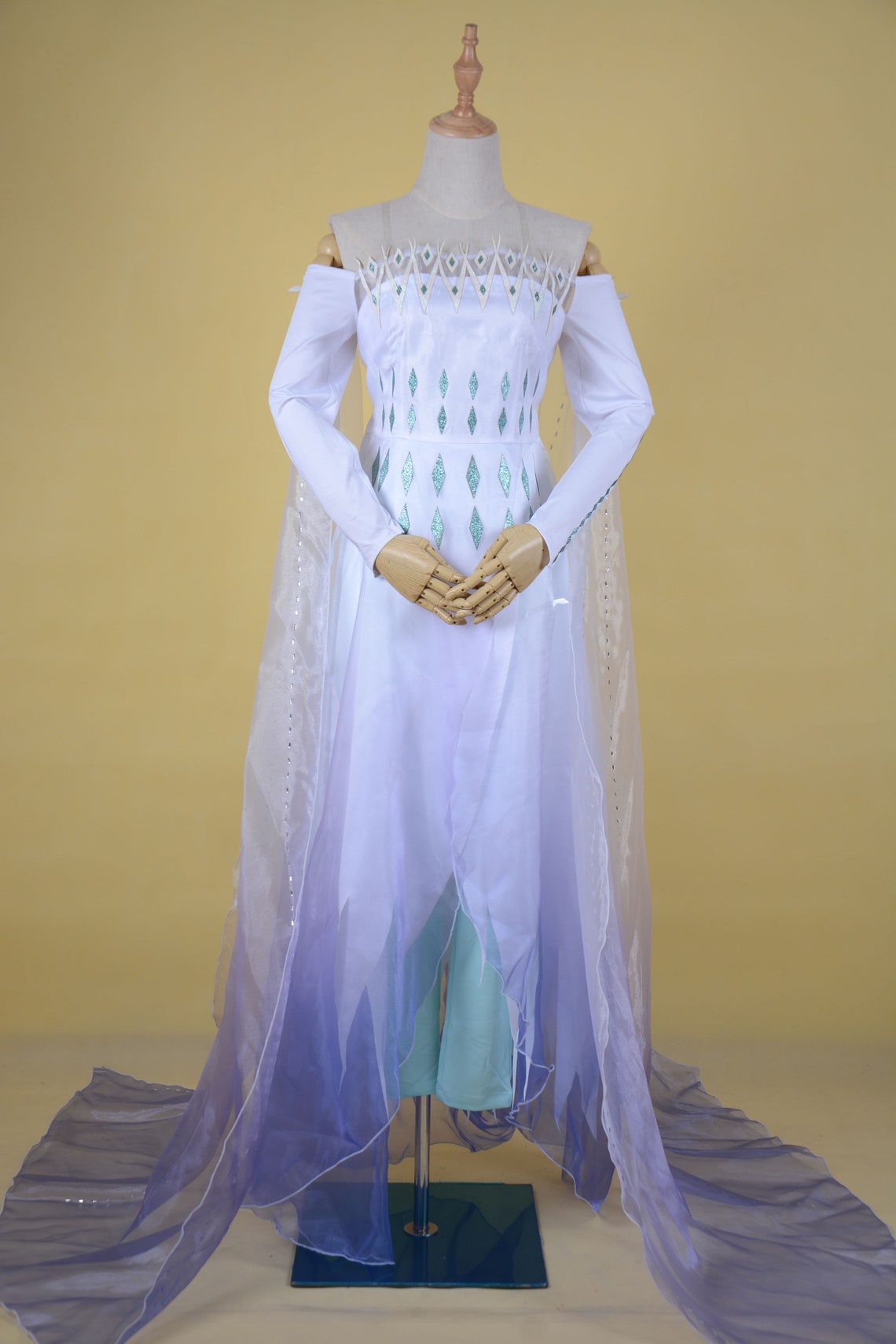 elsa costume from frozen 2