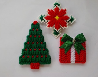 Christmas Magnets, Plastic Canvas, Holiday Decor