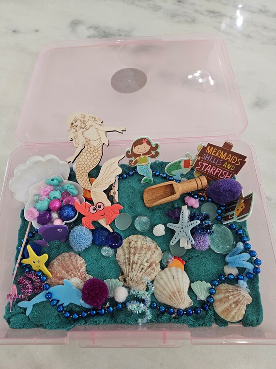 Beach Kinetic Sand & Shell Sensory Bin