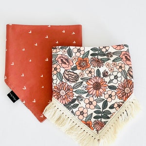 Retro floral Snap-on Dog Bandana, holiday gift idea, Personalized boho style dog bandana, Puppy accessories neckwear