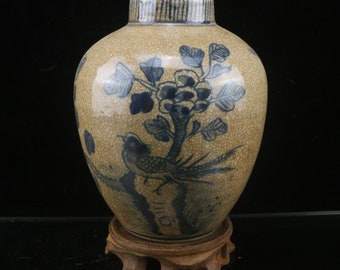 Chinese carved antique handmade blue and white hand-painted flower and bird pattern small jar, collection value