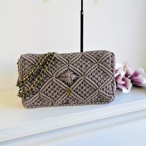 Bottega Veneta Elephant Intrecciato Woven Nappa Leather Large Veneta Hobo  Bag - Yoogi's Closet