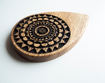 Bohemian-inspired wooden coaster with mandala engraving, One or a set of coasters, Solid oak wood with Eastern-inspired motive