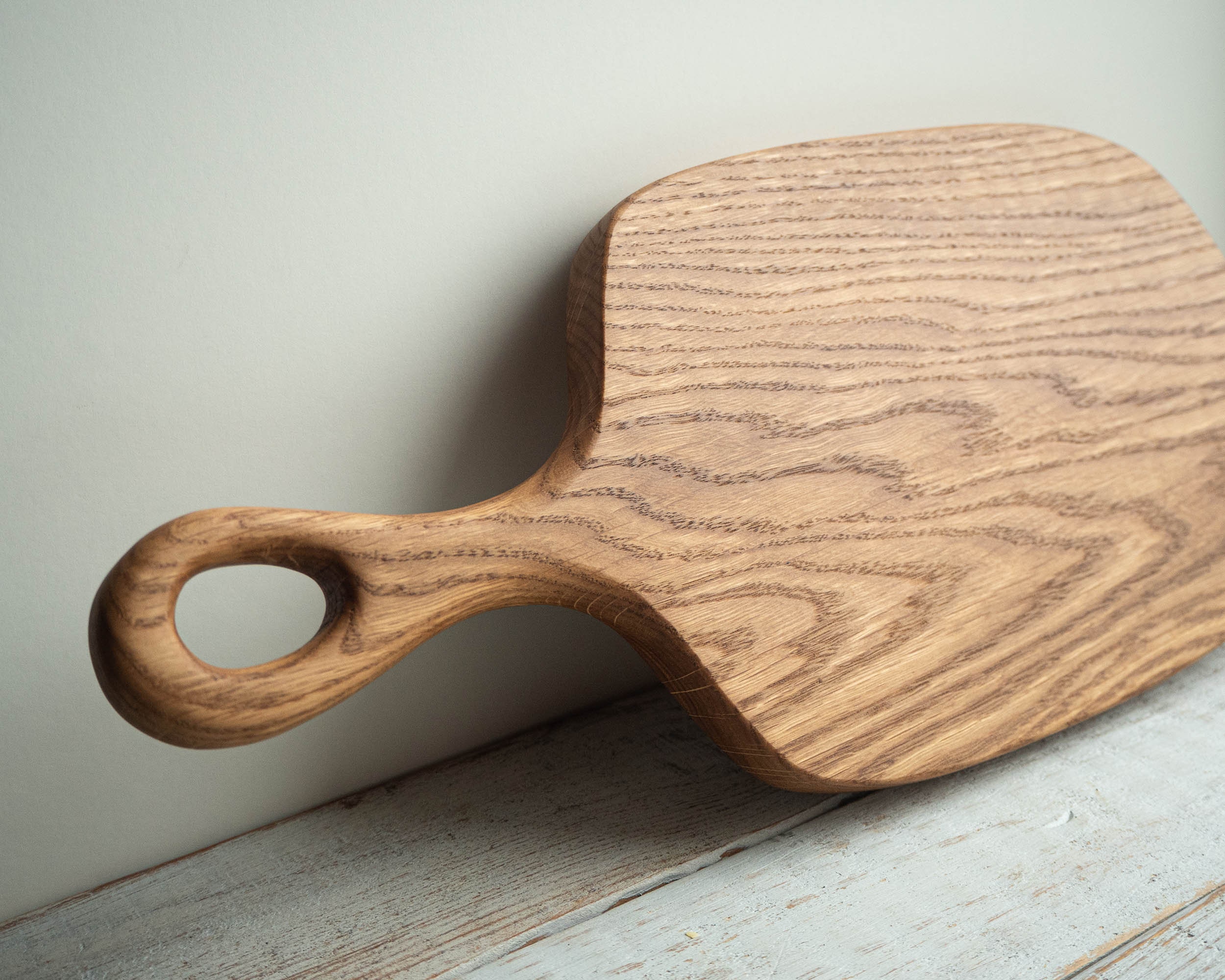ヴィンテージスタイルのオーク材カッティングボード、手作りの無垢材