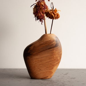 Organic Oak Vase, Dried Flowers Arrangements, Curvy Shaped Decor, Artisanal Wooden Vase, Bespoke