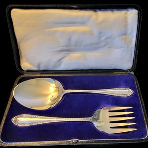 Silver Plated Fish Serving Spoon & Fork Set in original case - Marked ES Sheffield PN   A  - Vintage Cutlery, Tableware, Flatware