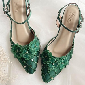 Green kitten heels shop