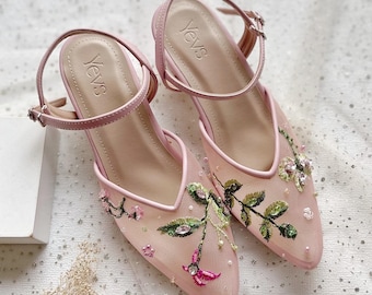 Chaussure de fête dans le jardin rose de soirée, talon d'invité de mariage de broderie de fleur, chaussure de demoiselle d'honneur minimaliste élégante classique