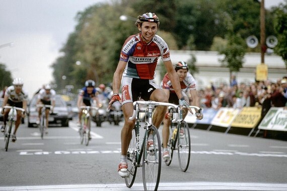 Early 90's Helvetia - La Suisse Professional German Short