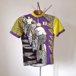 Vintage colorful & bold short sleeve cycling jersey with stylized cyclists, size loose M