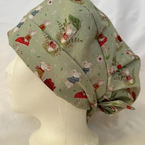 Maus und Pilz grüne Scrub Cap: Plissee Damen Damen Scrub Hat