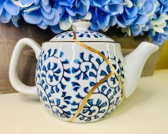Kintsugi Teapot, Kintsugi Blue and White Teapot, Kintsugi Pottery, Japanese Handmade Ceramics, Seasonal Decor, Kintsugi Petal Design Teapot