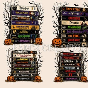 以下が含まれることがあります： アダムス・ファミリー、ホーカス・ポーカス、ビートルジュース、ハロウィーンタウン、ウィッチ、キャンディマン、ドラキュラ、ハロウィン、シャイニング、スクリーム、エクソシストなどのホラー映画タイトルが書かれたVHSテープの4つのスタックと、裸の木、クモの巣、オレンジ色のジャック・オー・ランタンが描かれたデジタルグラフィック。