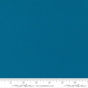 Moda - BELLA SOLIDS - Quilt Fabric-by-the-1/2 yard by Moda 9900-111 Horizon Blue