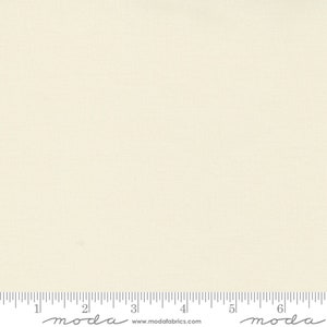 Moda - BELLA SOLIDS - Quilt Fabric-by-the-1/2 yard by Moda 9900-12 Natural