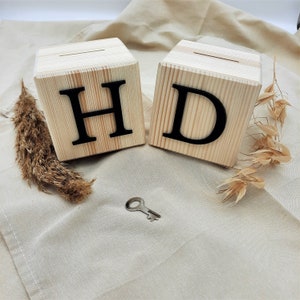 Gepersonaliseerde houten spaarpotten met 3D letters zwart | Uniek cadeau-idee als vakantiefonds, bouwspaarpot of fooienfonds