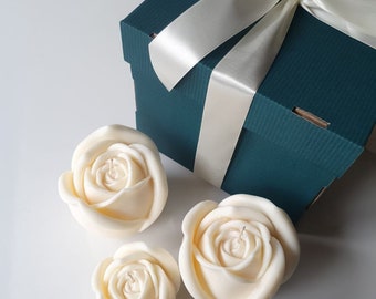 Candela Profumata A Forma Di Rosa Di Peonia 3D - Fatta A Mano In Cera Di Soia - Decorazione Casa (7,5x3,5 Cm)
