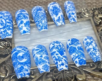Toile de Jouy inspired press on nails/ White and blue press on nails/ fake nails/ press on nails/ cute nails/Porcelain press on nails