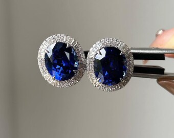 Impresionantes pendientes con halo de diamantes y circonita cúbica de corte ovalado azul para ella / Pendientes con botón a presión / Pendientes de boda para novia