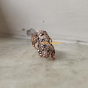 Met in de hoofdrol Wild Panther Dierenthema minnaar 3,3 + kt rond briljant geslepen CZ diamant groene ogen voorstel Unisex massief gouden panterring