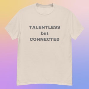 Camiseta sem talento, mas conectada, camisas que duram, camisa vintage engraçada do Pinterest, letras cinza, Y2K, velho engraçado