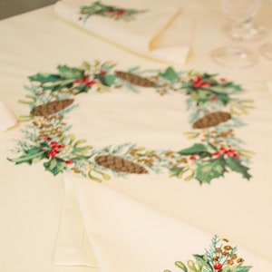 Beige Christmas centrepiece with Embroidered Holiday Wreath and Poinsettias, Elegant Festive Dining Set with Napkins, Winter Pinecone Decor.
