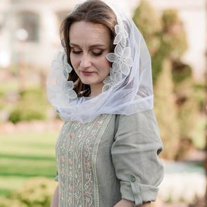 Lace-trimmed scarf