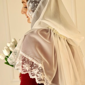 Milky Chiffon Lace Head Scarf for Women, Floral Lace Shawl Veil, Elegant Lightweight Head Covering, Vintage Style Fashion Accessory