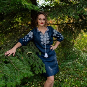 Navy Blue Linen Embroidered Dress for Women. Ukrainian Vyshyvanka Dress with White Geometric Folk Embroidery. Blue linen ukrainian dress with belt and mid-thigh length.