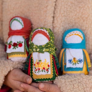Handmade traditional folk cloth dolls set