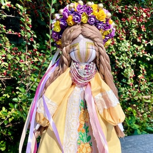 Yellow motanka