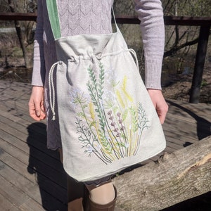 Drawstring crossbody bag, Shoulder bag, Wild flower embroidery, Linen boho bag, Linen crossbody bag, Floral crossbody bag, Large boho bags