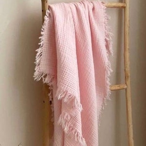 Soft pink Cotton Muslin Throw Blanket with Textured Weave and Fringes, Lightweight Gauze Blanket for Sofa Bed or Nursery Decor