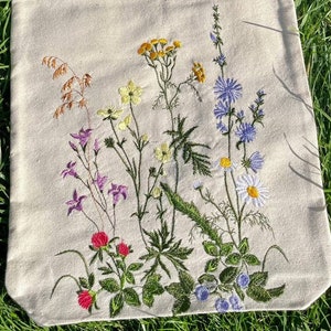 Embroidered wildflowers tote bag, Cotton embroidery shoulder bag, Eco Shopping bag, Messenger bag, Natural tote bag, Hippie bag, Mini bag