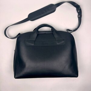 Handmade Black Leather Weekender / Work Bag – Wide-Mouth Zip, Removable Shoulder Strap, Minimalist Travel Duffel, Gift for Him